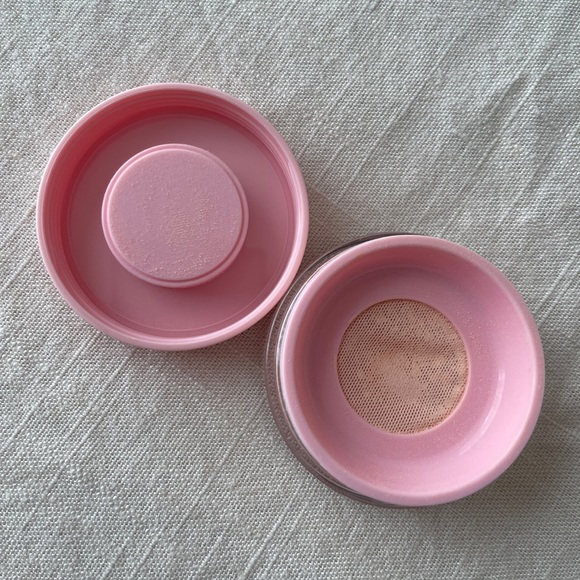 NWOB PINK SETTING POWDER - Picture 3 of 3